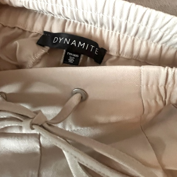 Dynamite Elsa Pull-On Shorts, beige size XXS - Picture 4 of 4